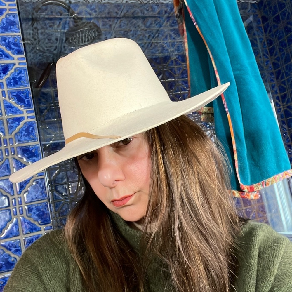 Janessa Leone size M Wool Hat 21”